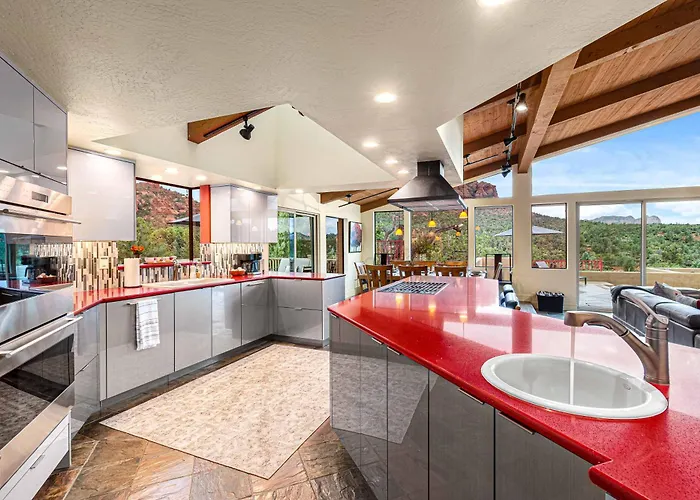 Prime Location With Saltwater Pool And Hot Tub! Holiday home Sedona