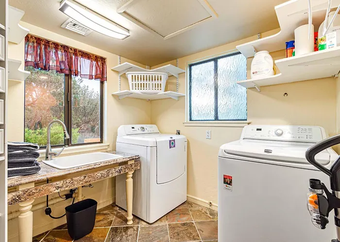 Prime Location With Saltwater Pool And Hot Tub! Holiday home *