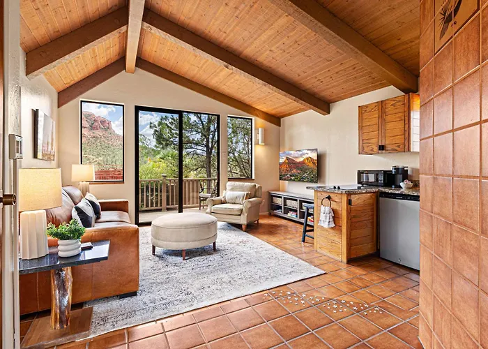 Holiday home Prime Location With Saltwater Pool And Hot Tub! *