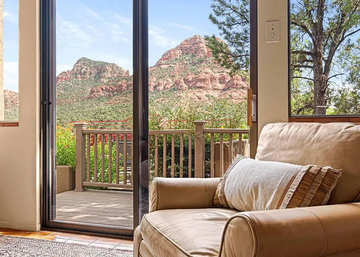 Prime Location With Saltwater Pool And Hot Tub! *