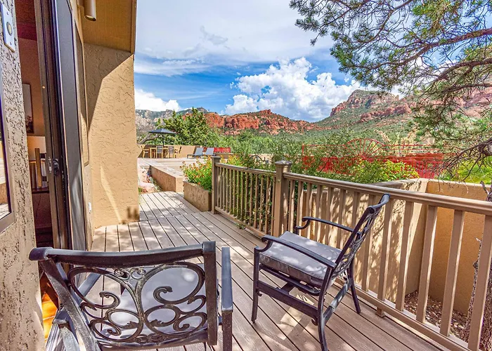 Holiday home Prime Location With Saltwater Pool And Hot Tub! *