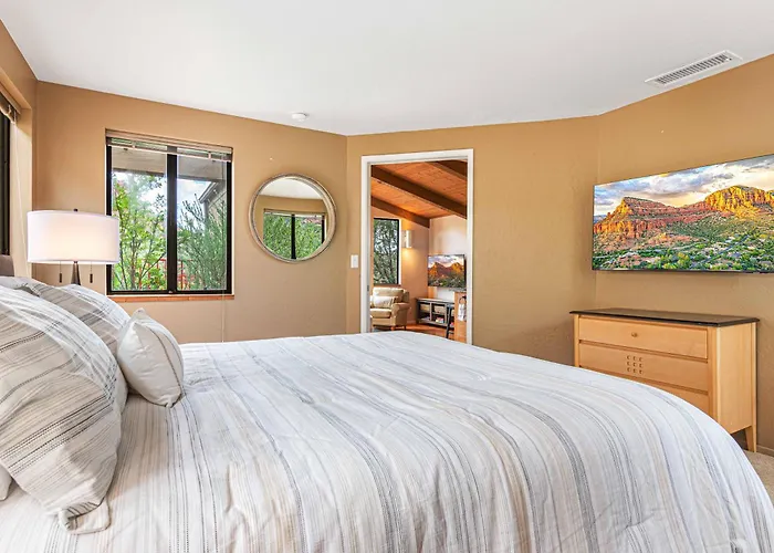 Prime Location With Saltwater Pool And Hot Tub! Holiday home