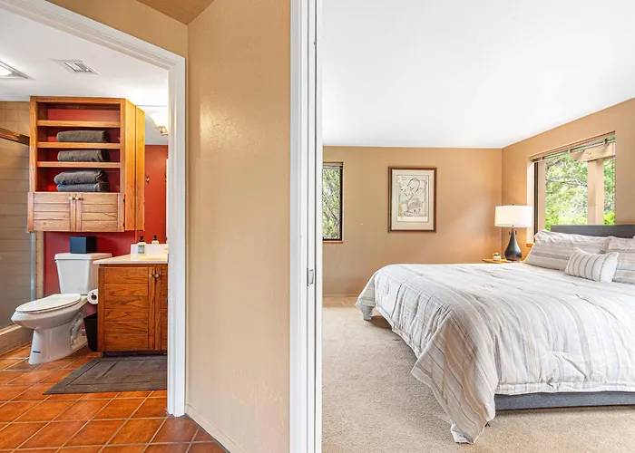 Prime Location With Saltwater Pool And Hot Tub! Holiday home